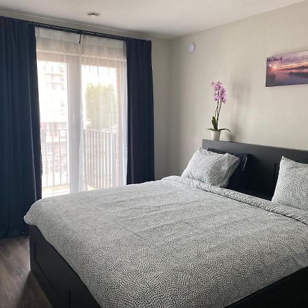 Feel At Home At This Homeawayfromhome Appt With A Stunning Water Canal View And Home Gym Γάνδη Εξωτερικό φωτογραφία