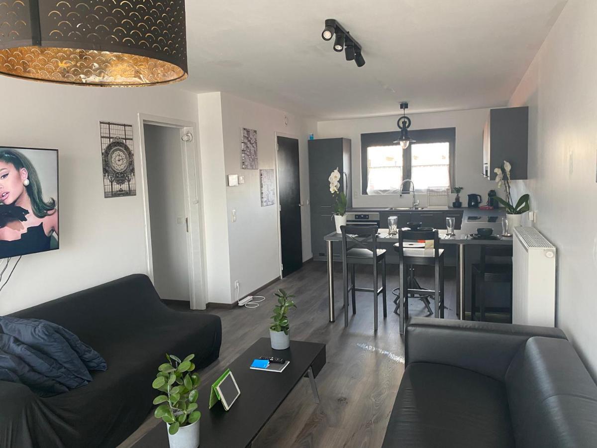 Feel At Home At This Homeawayfromhome Appt With A Stunning Water Canal View And Home Gym Γάνδη Εξωτερικό φωτογραφία